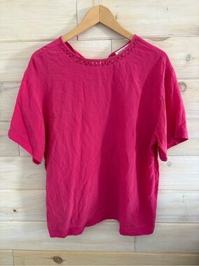 Vintage Silk Casual Corner Women’s Fuchsia Short-Sleeve Top with Crochet Neck